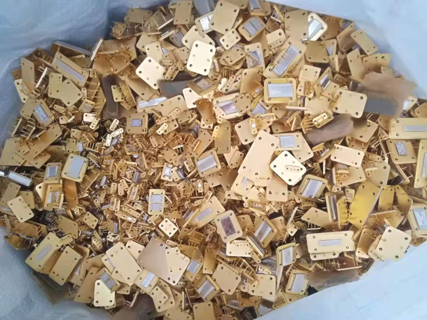 普潤貴金屬回收公司：專業(yè)回收鍍金廢料，為環(huán)保助力